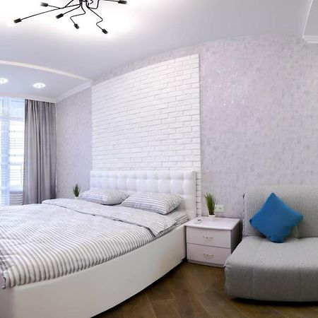 Skyview Apartments Odessa Luaran gambar